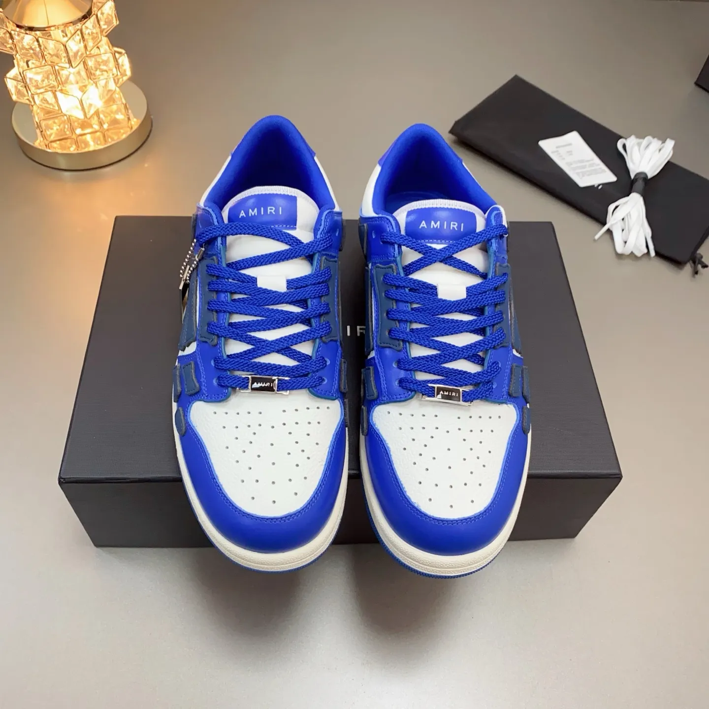 p580🐮🐮AMIRI Couple Style👑 The latest The Pacific Series Couple Style💀🦴Bone Stars Casual Sports Shoes Skateboard Shoes✔️ AMIRI's Pacific shoes are a sneaker that combines luxury and street style. Many celebrities and Internet celebrities have the same style. Its design and workmanship are very exquisite. Made of high-grade cow leather, soft to the touch and highly durable. 💎Fabrics: Original custom imported first-layer cowhide 💎Inner lining: Original customized breathable mesh 💎Foot: Original injection molded one-piece, comfortable, wear-resistant and not tiring for feet 💎Outsole: Original 1:1 molded three-color sole Original outsole 💎Sole thickness: 3CM 💎Size: Female 35-40 Male 39-46 💎Price; Top version 👑Special remarks Remark: (Female size 34 40 . Men's sizes 38 45 46 are customized and cannot be returned or exchanged. Please note when ordering! Thank you🤝🤝